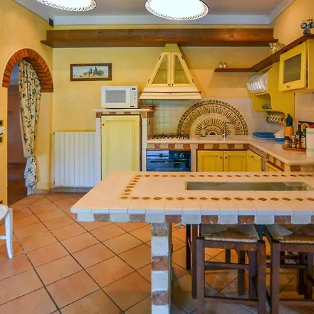 Lovely In With Kitchen Hébergement de vacances *