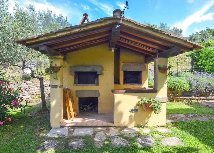 Lovely In With Kitchen Holiday home