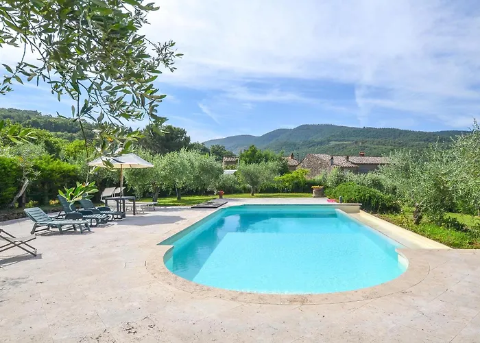 Holiday home Lovely In With Kitchen